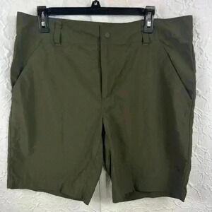 The North Face Men’s Olive Green Nylon Flat Front Shorts Size 36